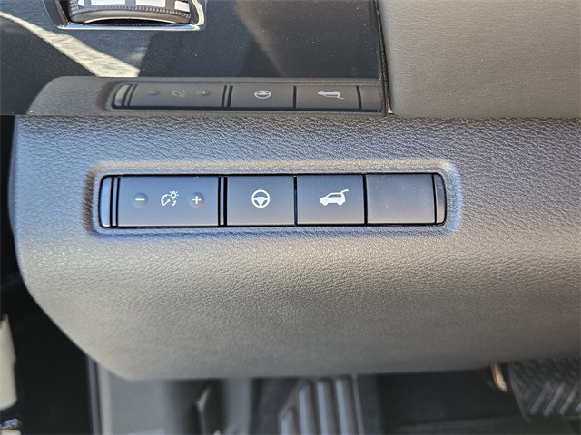 2025 Nissan Pathfinder SV photo 25