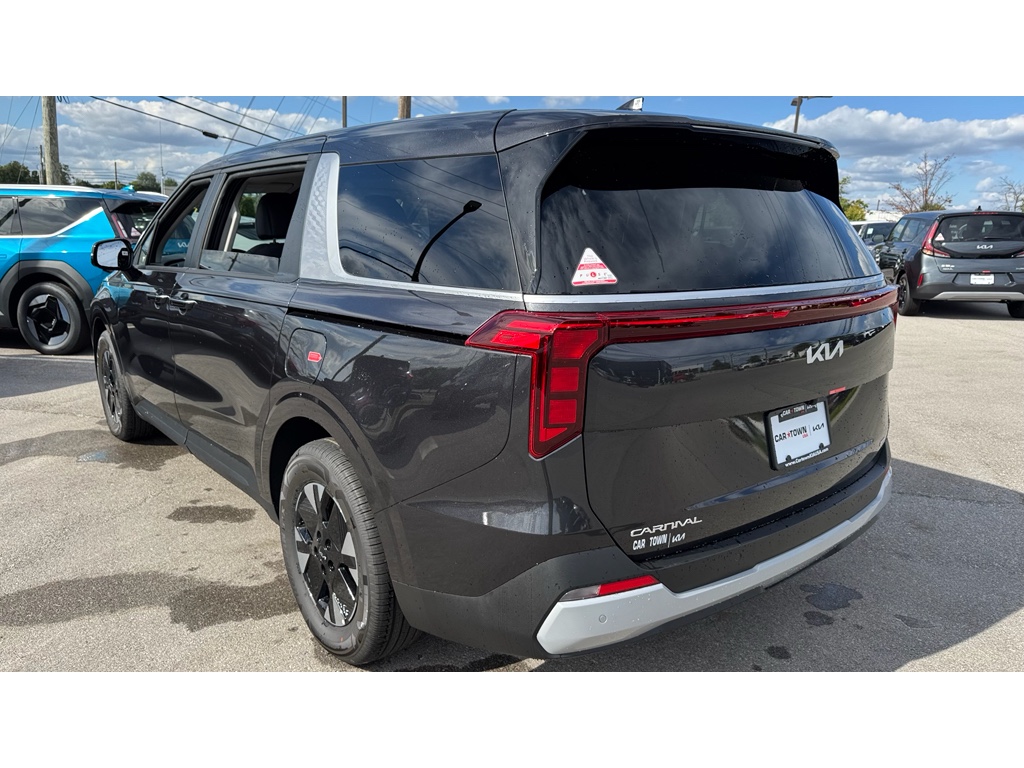 2026 Kia Carnival LXS photo 23