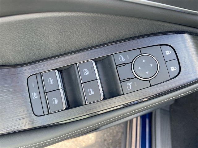 2025 Nissan Rogue Platinum photo 20