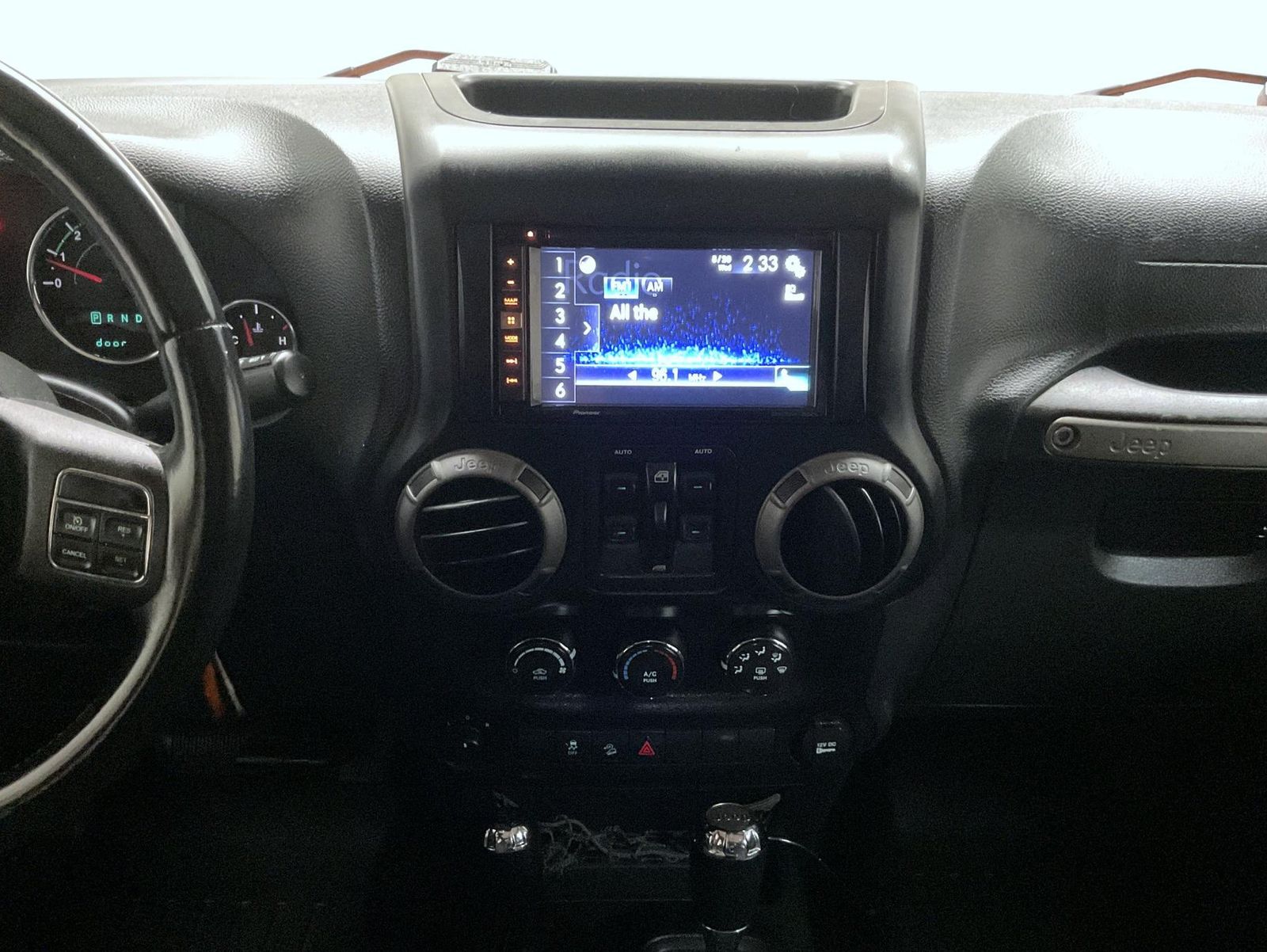 2013 Jeep Wrangler Unlimited Sport photo 11