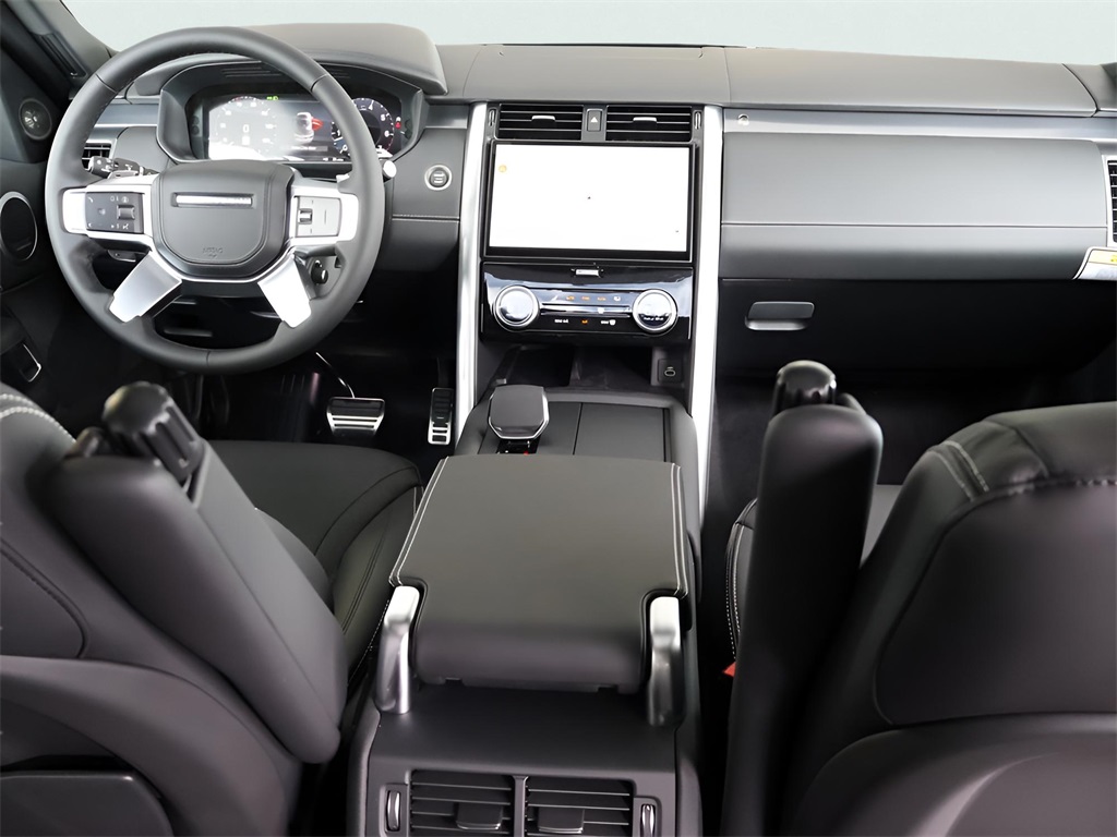 2025 Land Rover Discovery Metropolitan Edition photo 9