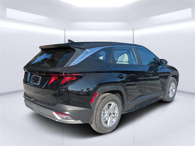 2025 Hyundai Tucson SE photo 3