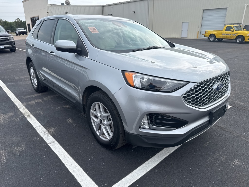 2023 Ford Edge SEL photo 2