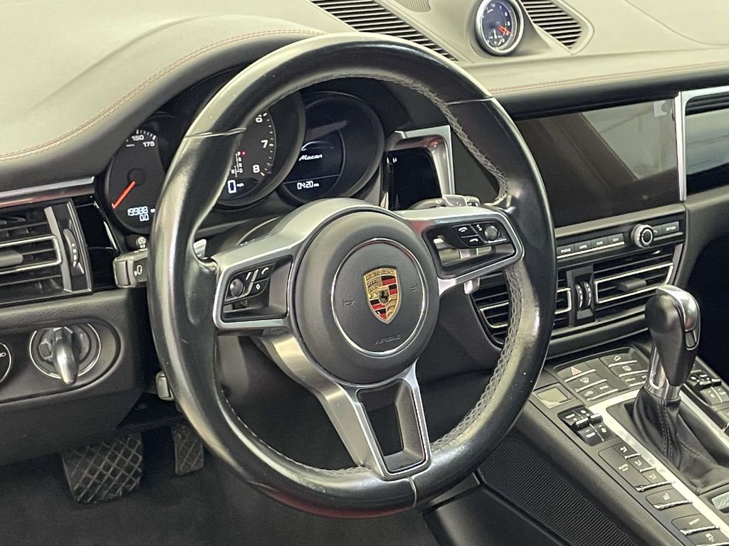 2020 Porsche Macan Base photo 4