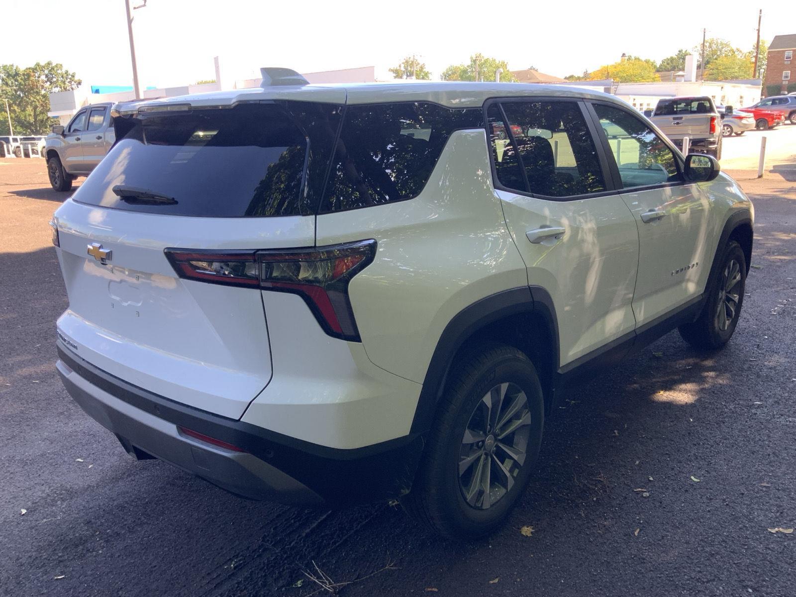 2026 Chevrolet Equinox LT photo 4