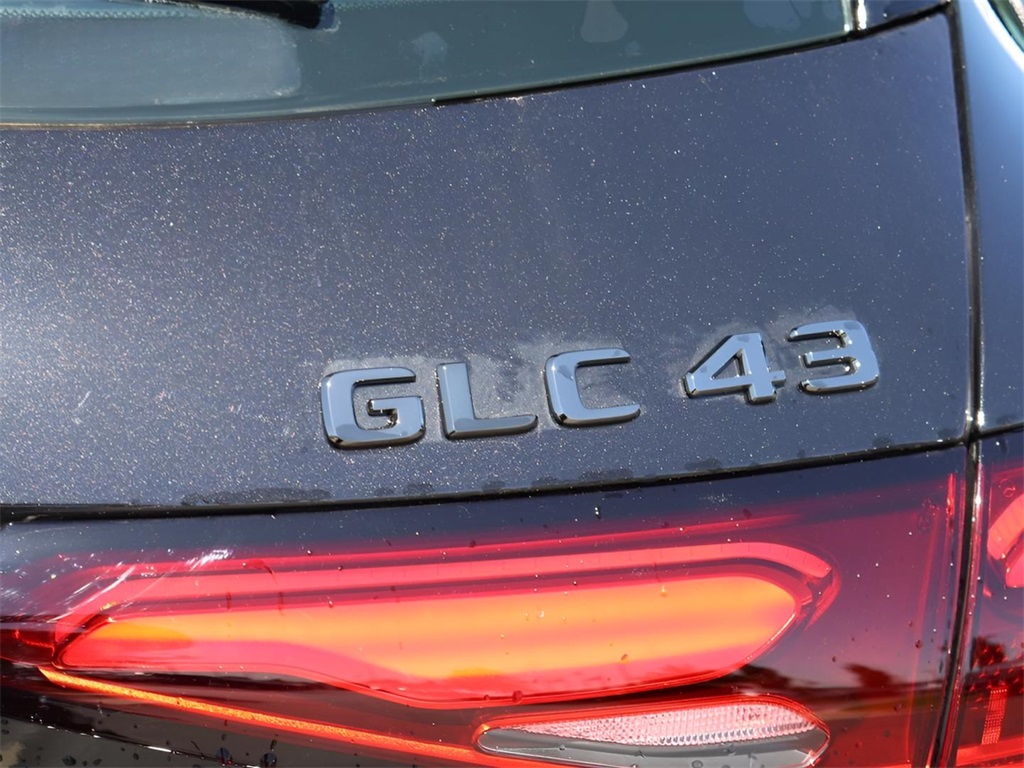 2025 Mercedes Benz GLC 43 AMG 4MATIC photo 9
