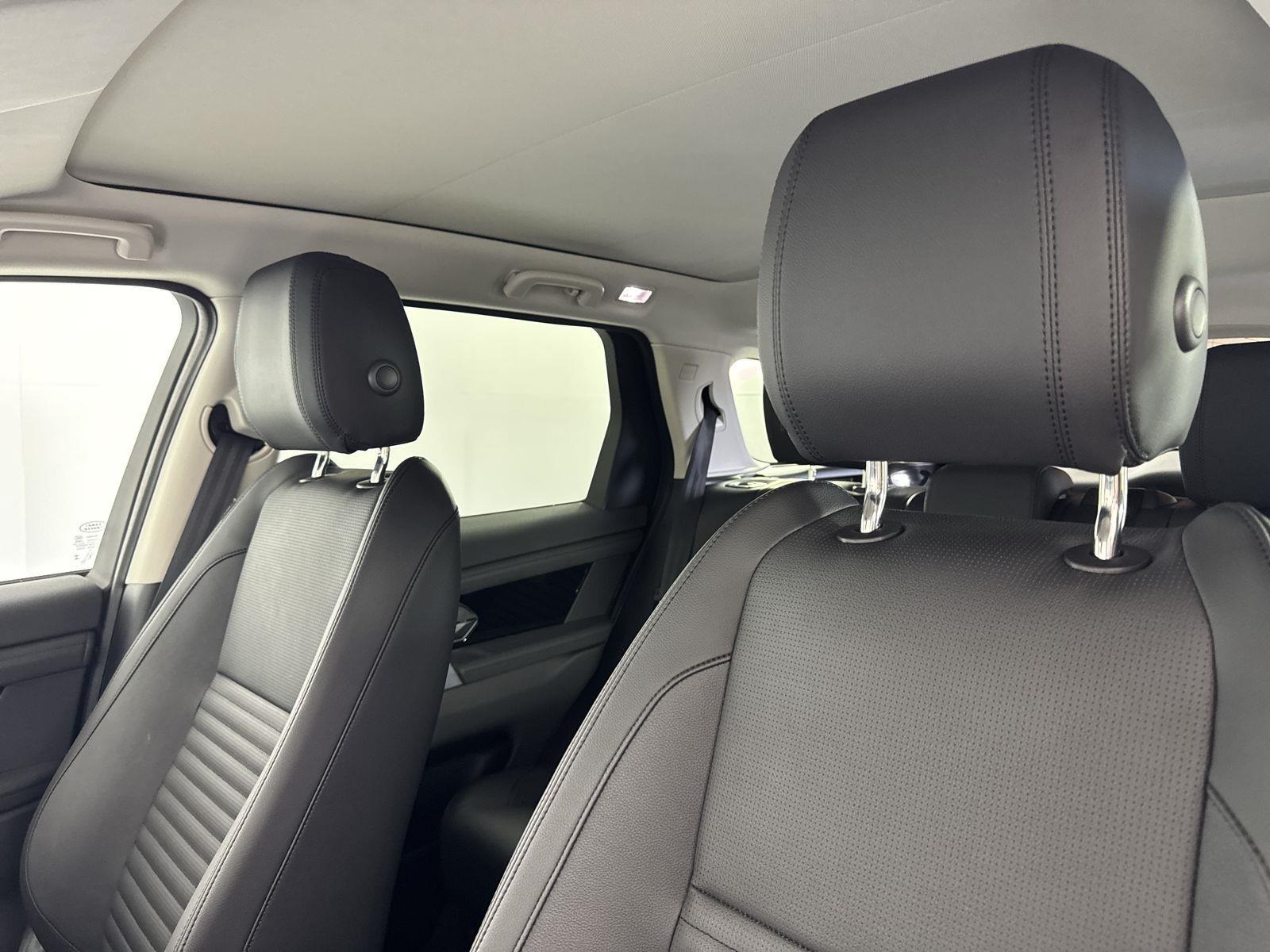 2025 Land Rover Discovery Sport S photo 23