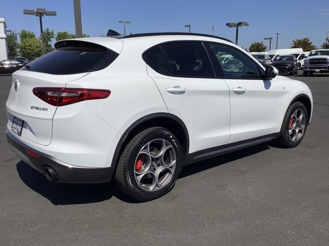 2022 Alfa Romeo Stelvio Ti Sport photo 30