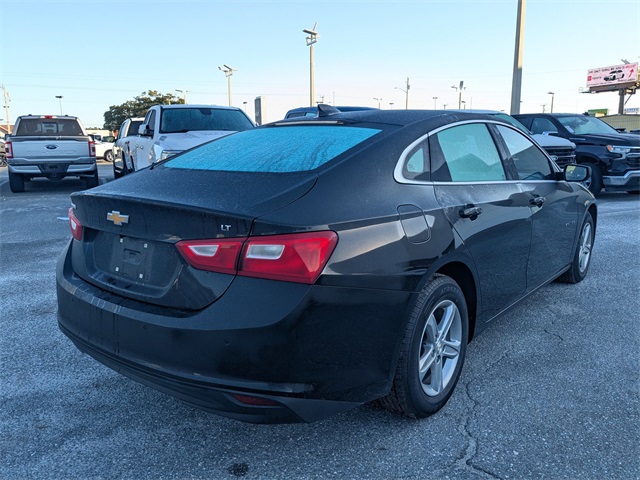 2024 Chevrolet Malibu 1LT photo 2