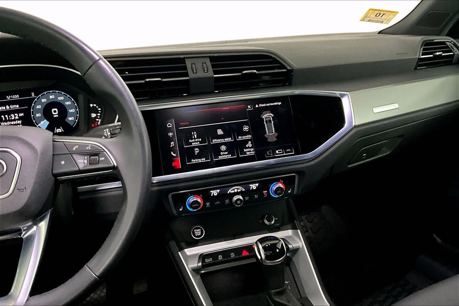 2023 Audi Q3 S line Premium photo 3