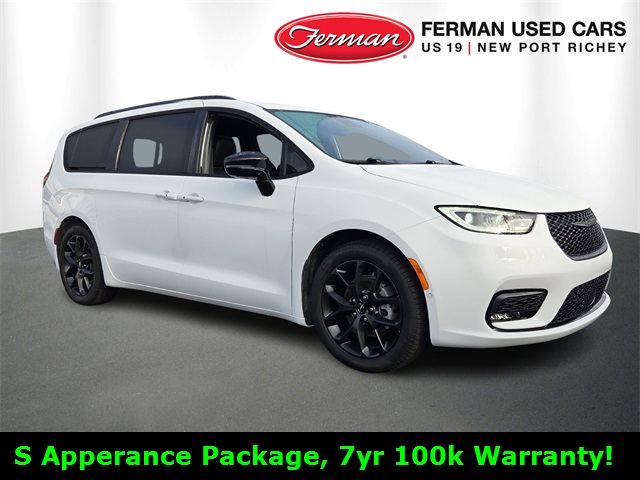 2024 Chrysler Pacifica Limited's photo