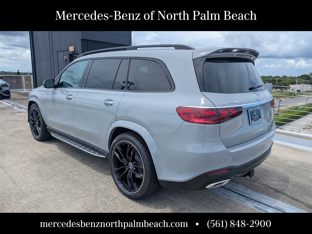 2026 Mercedes Benz GLS 580 4MATIC photo 4