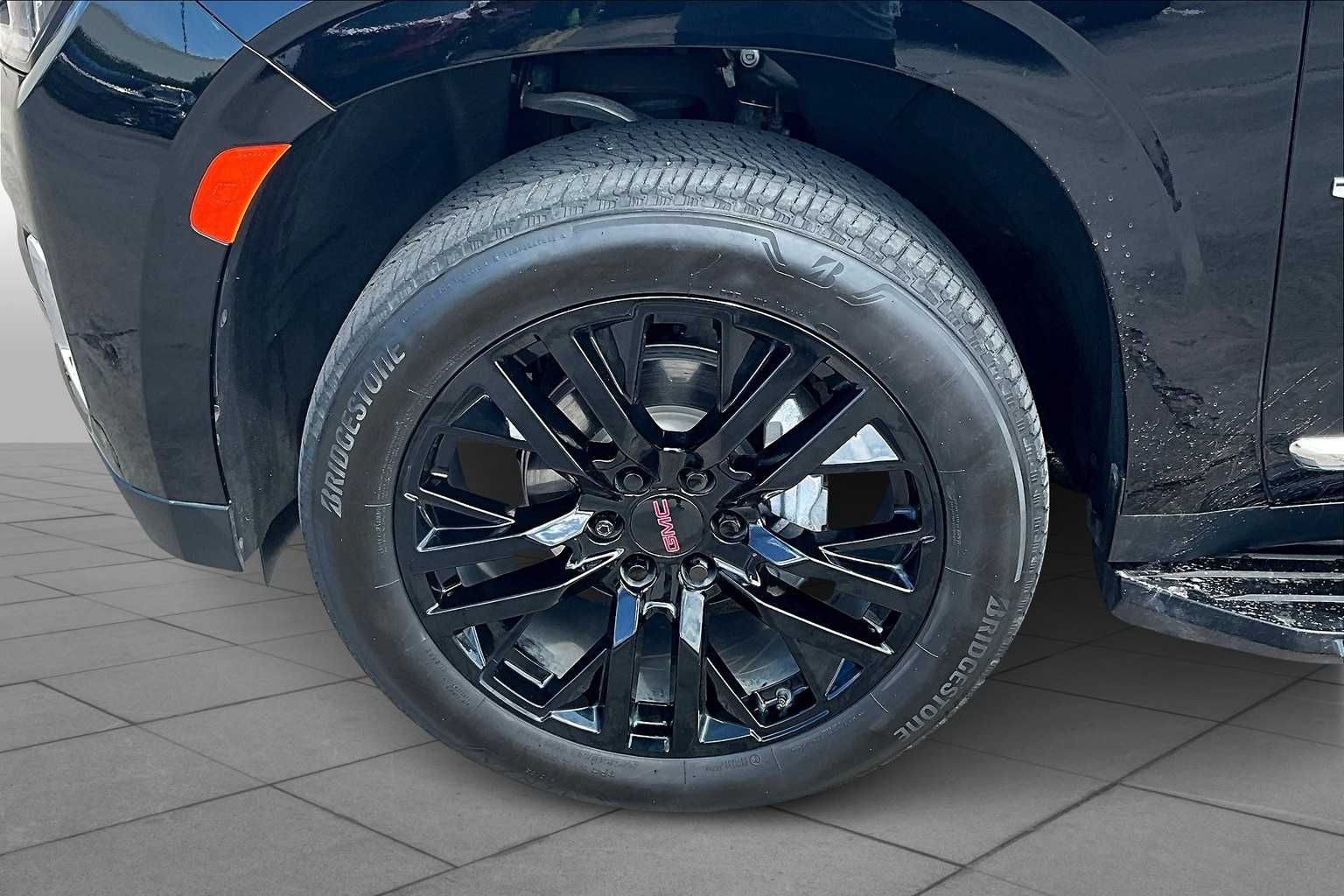 2023 Gmc Yukon SLT photo 9