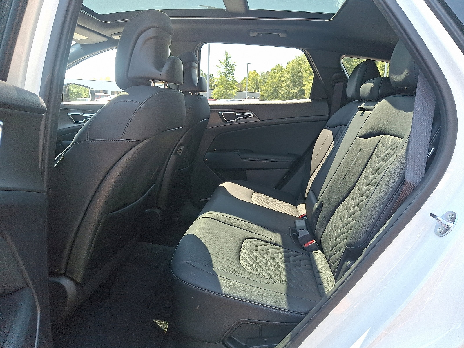 2026 Kia Sportage Hybrid X-Line photo 4