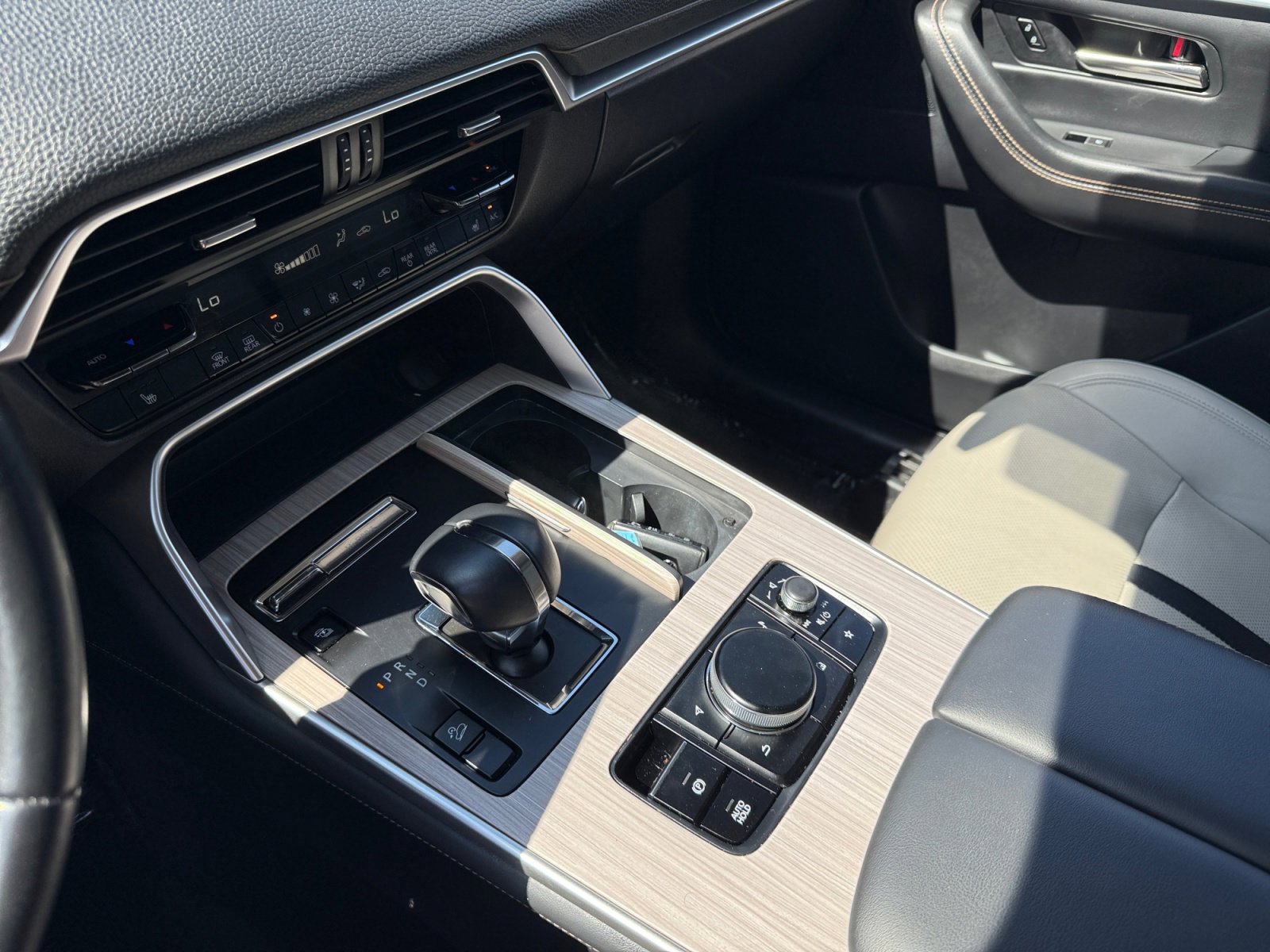 2024 Mazda CX-90 Premium photo 13