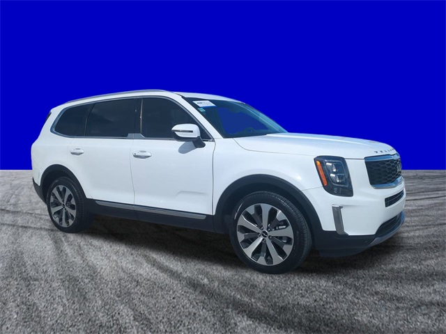 2022 Kia Telluride EX photo 2