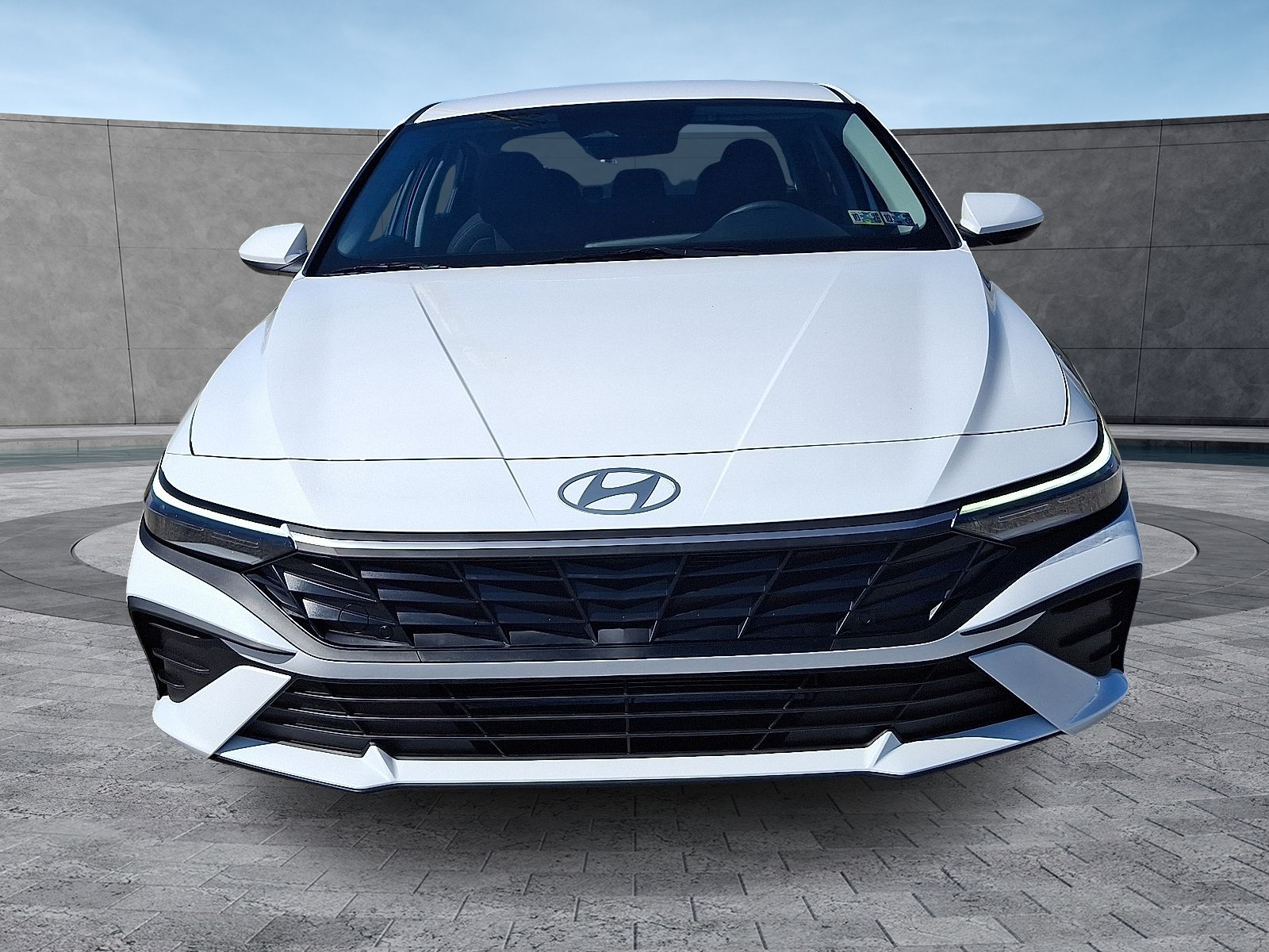 2025 Hyundai Elantra SE photo 2