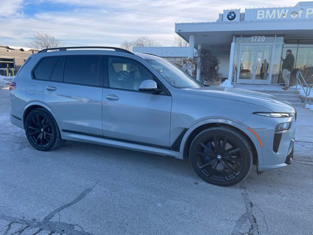 2023 BMW X7 40i's photo