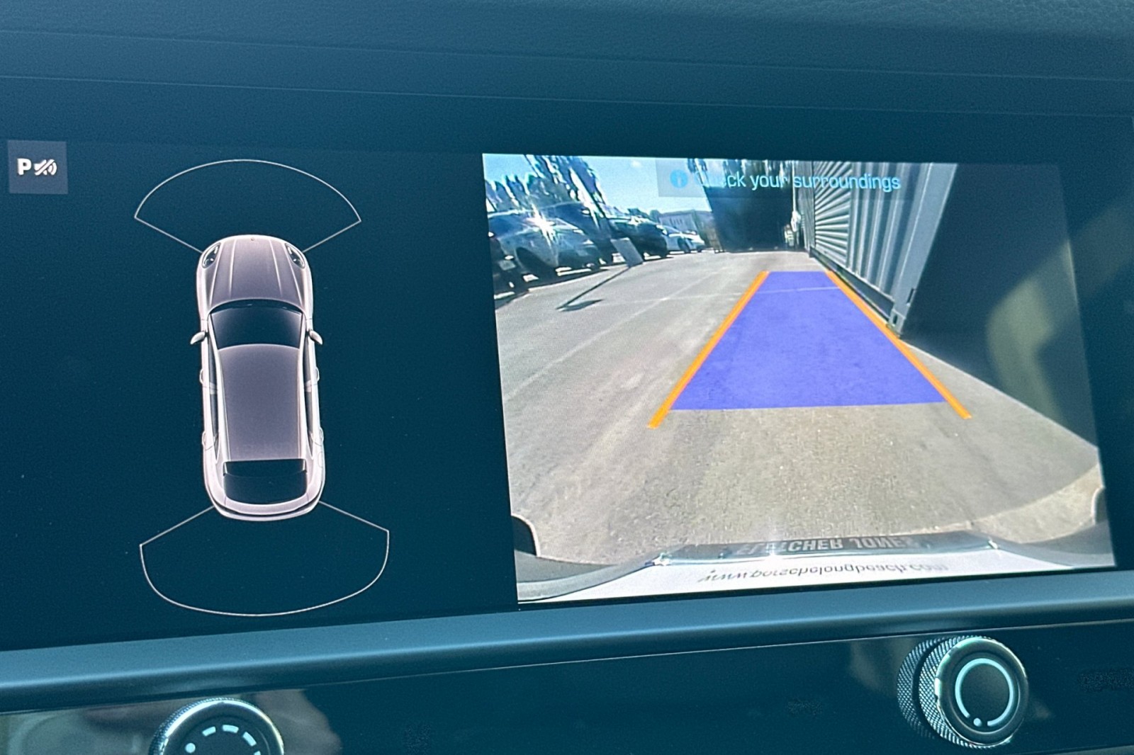 2023 Porsche Macan T photo 25