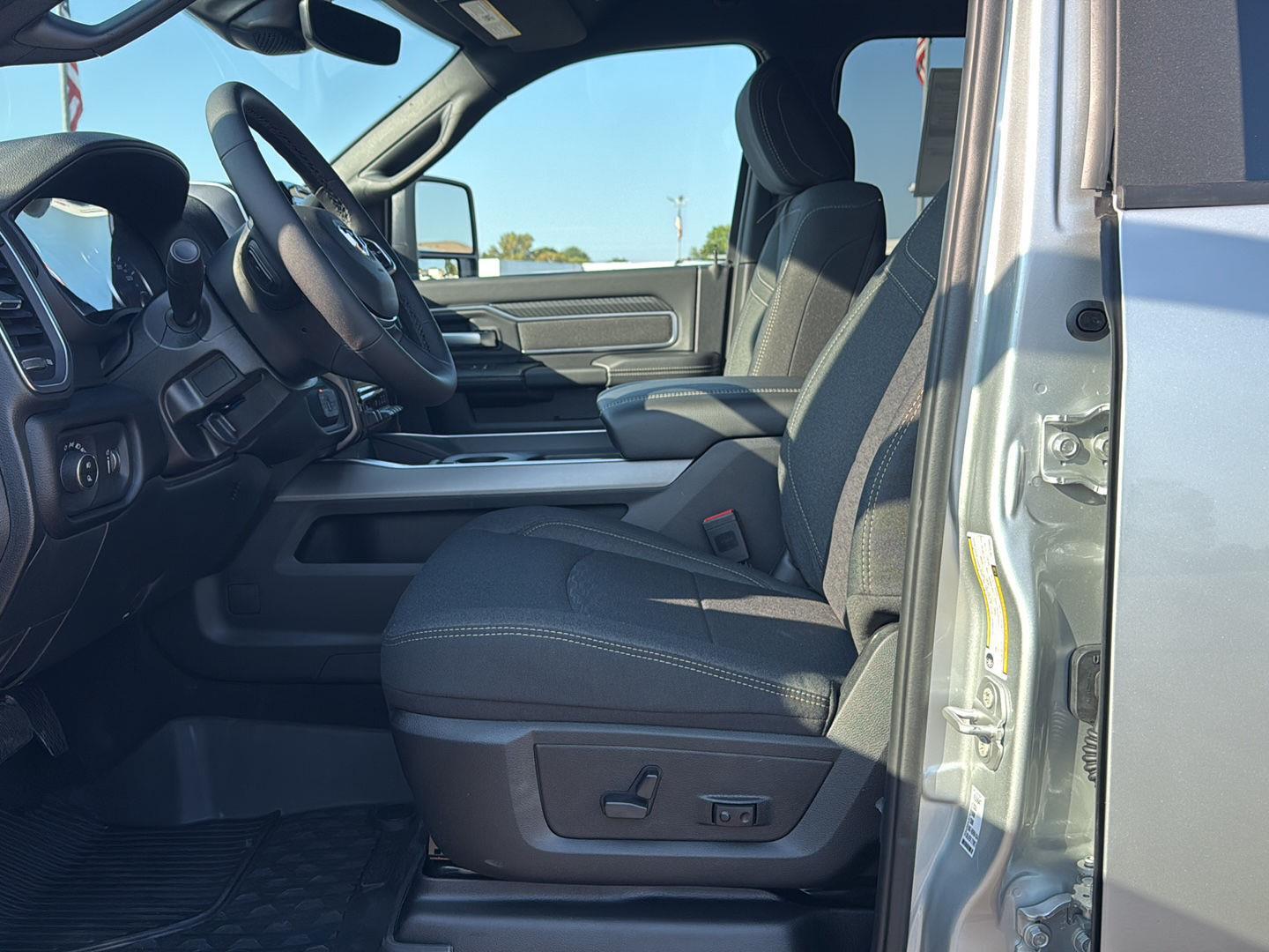 2026 Ram 2500 Big Horn photo 9