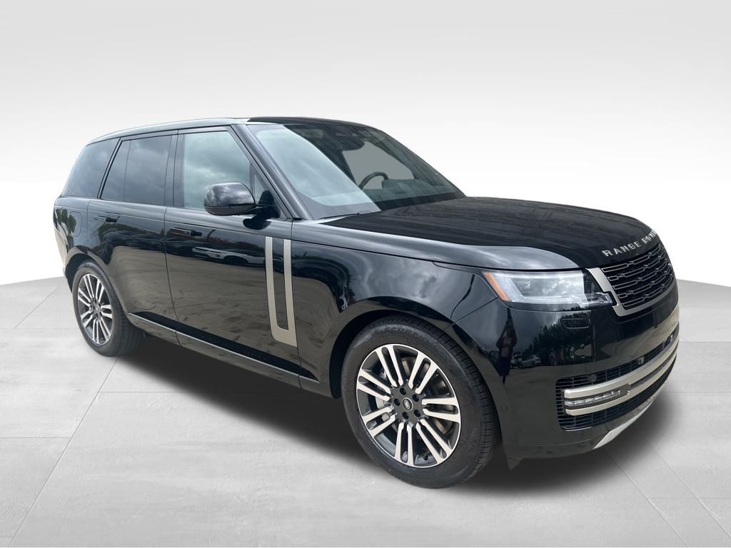 2025 Land Rover Range Rover SE photo 3