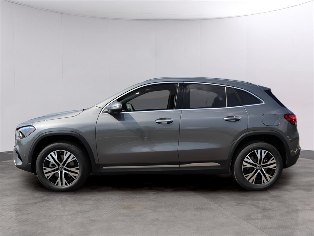 2026 Mercedes Benz GLA 250 4MATIC photo 3