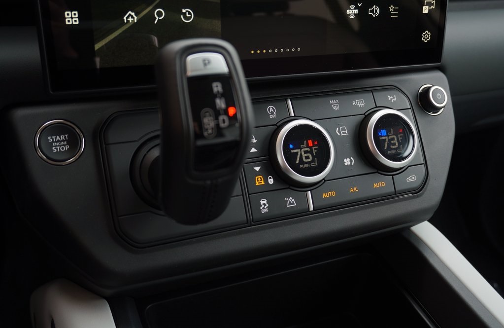 2026 LAND ROVER DEFENDER - Image 28