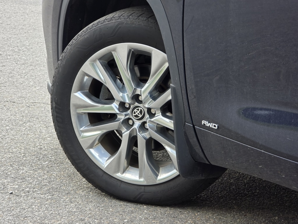 2023 Toyota Highlander Hybrid Limited photo 2