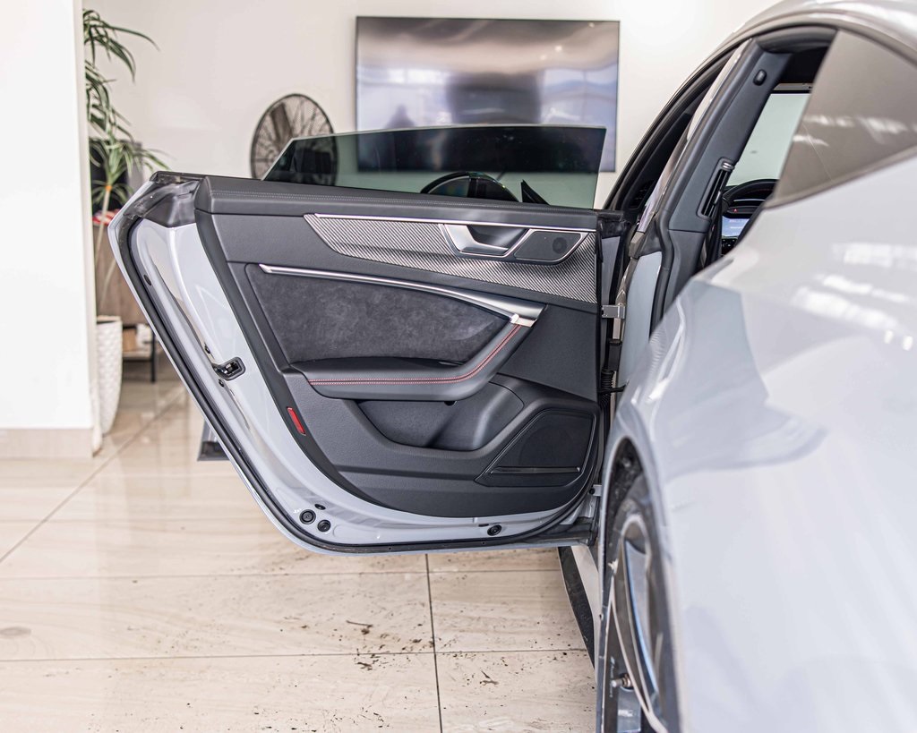 2022 AUDI RS 7 - Image 34