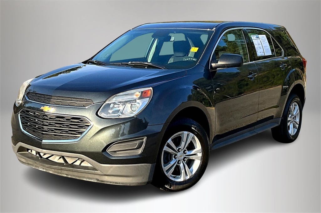 2017 Chevrolet Equinox LS photo 2