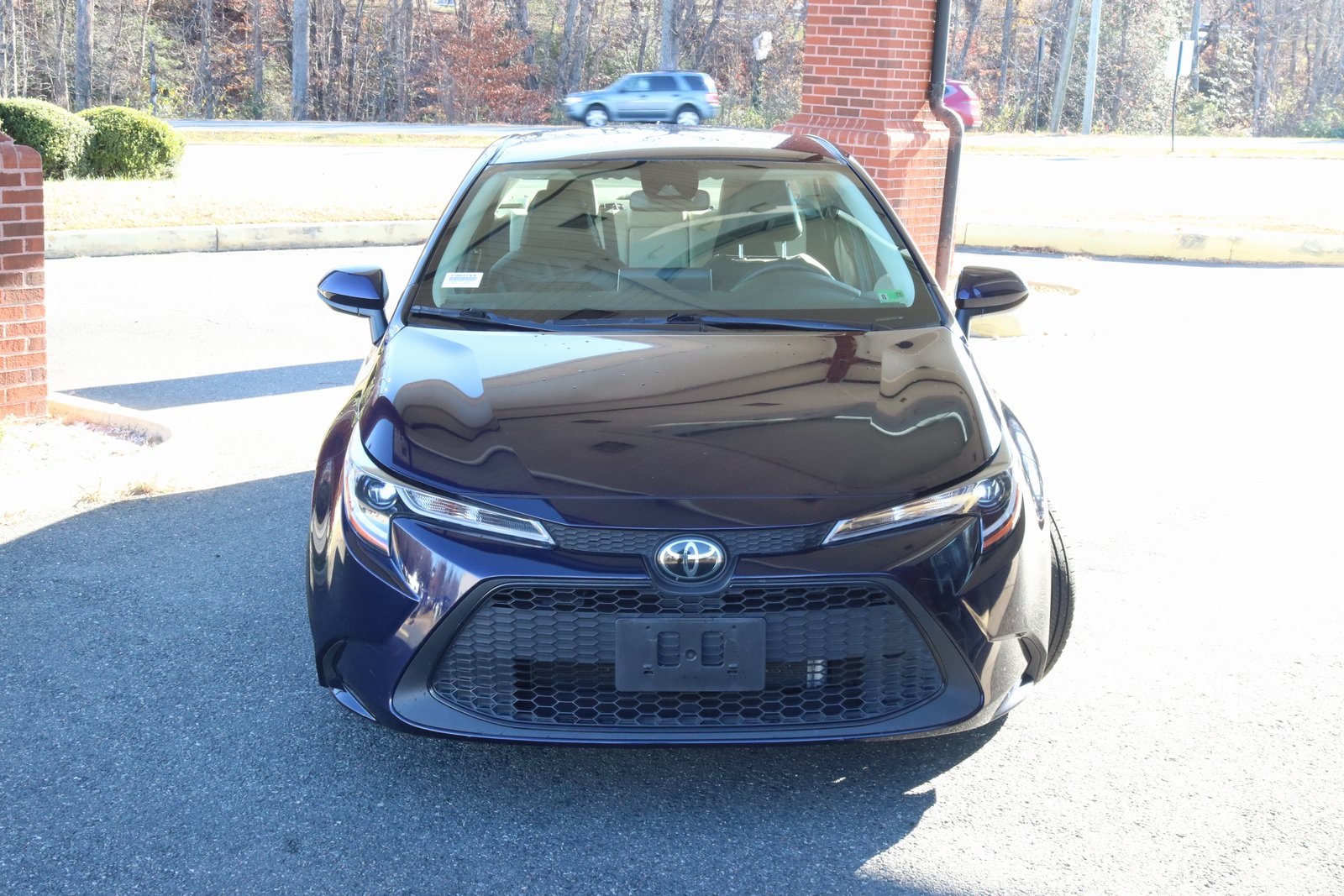 2021 Toyota Corolla LE photo 2