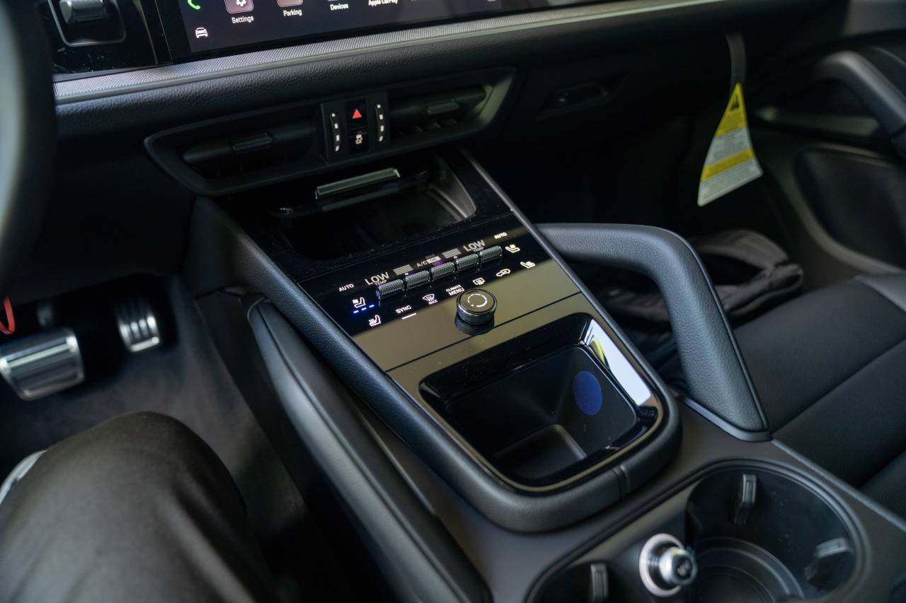 2025 Porsche Cayenne S photo 19