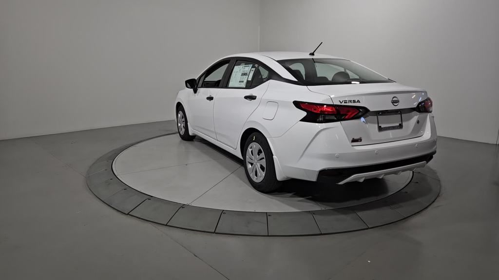 2025 Nissan Versa 1.6 S photo 3
