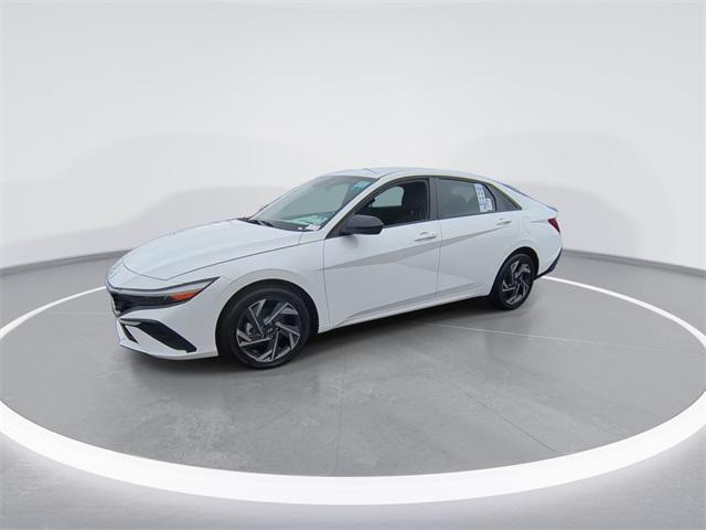 2025 Hyundai Elantra Hybrid SEL Sport photo 4