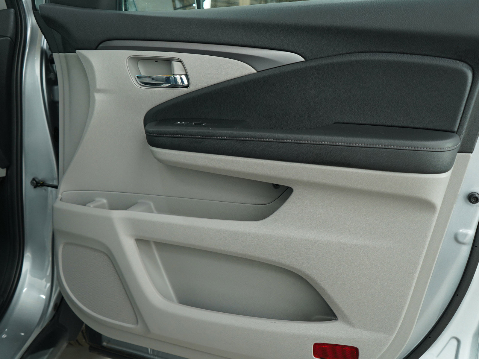 2020 Honda Ridgeline RTL photo 7