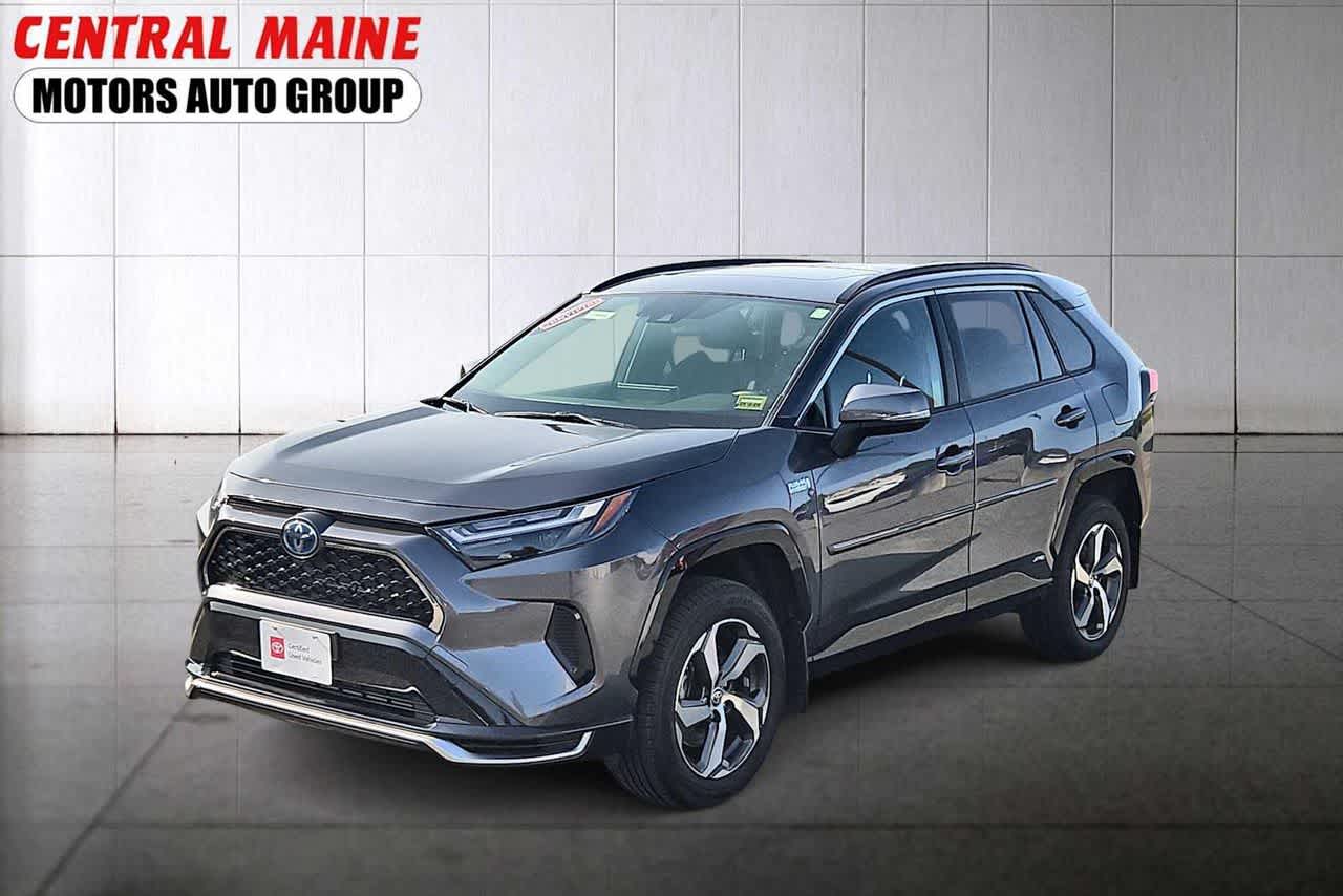 2023 Toyota RAV4 SE's photo