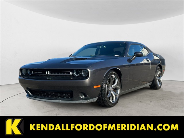 2015 Dodge Challenger SXT's photo