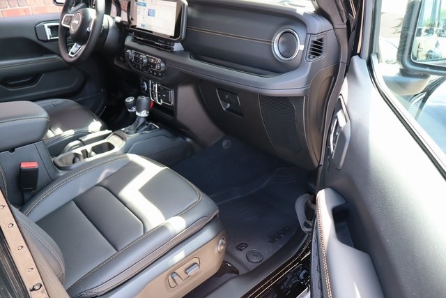 2025 Jeep Wrangler Sahara photo 48