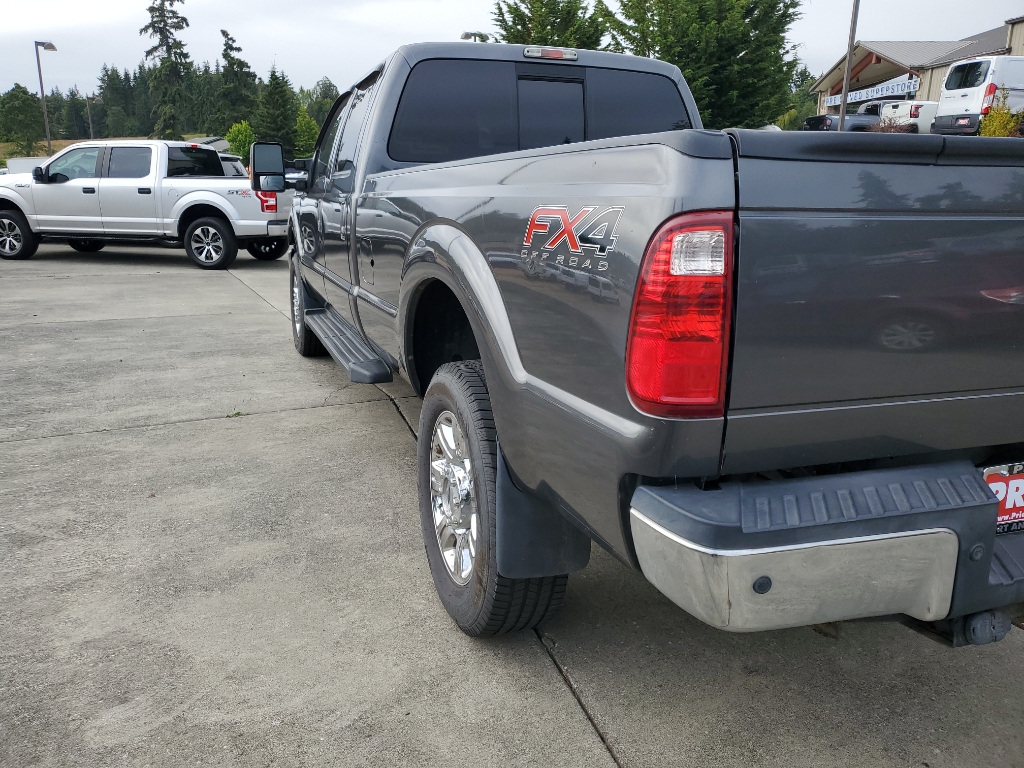 2015 Ford F-350 Lariat photo 3