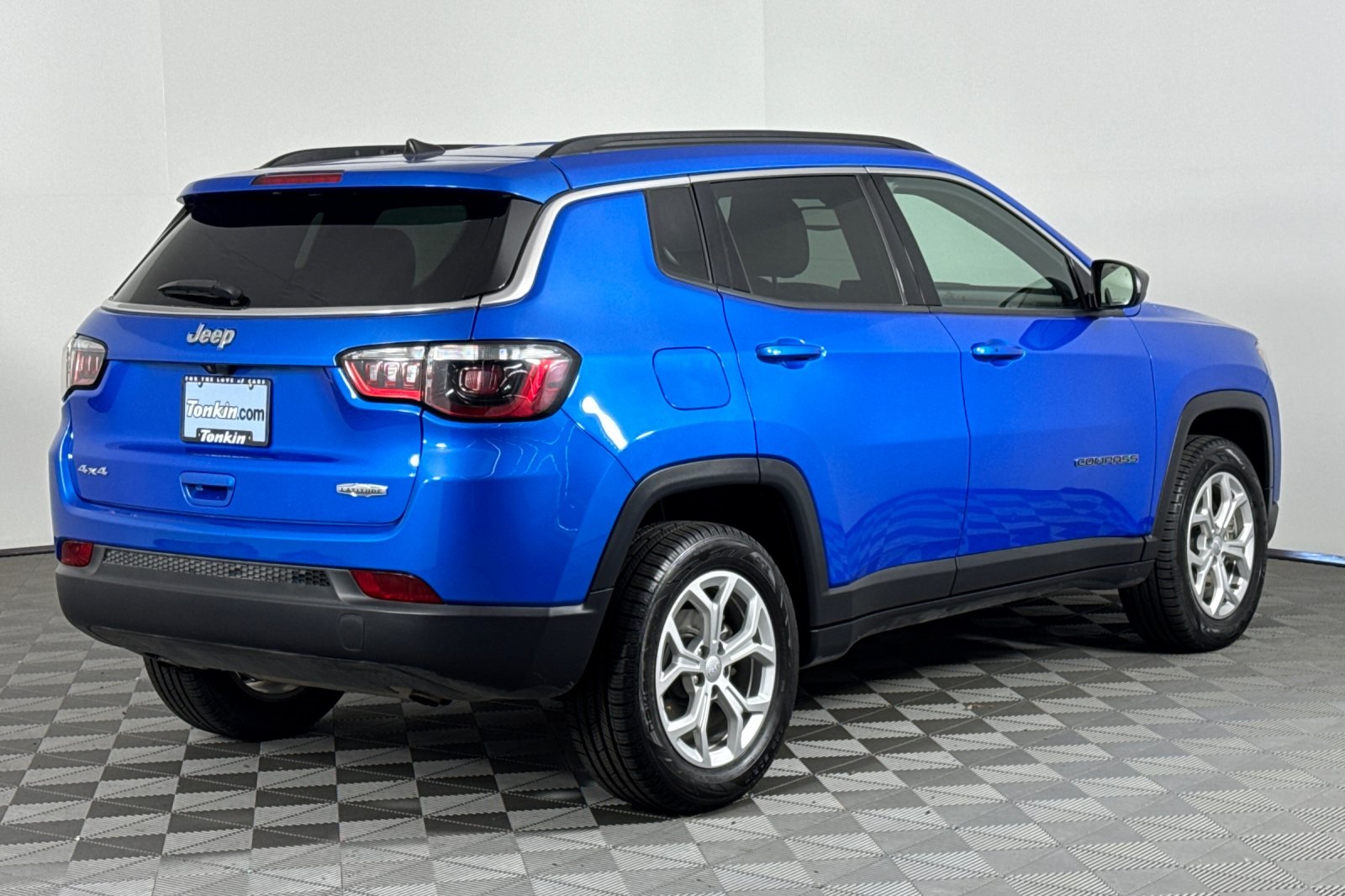 2024 Jeep Compass Latitude photo 4