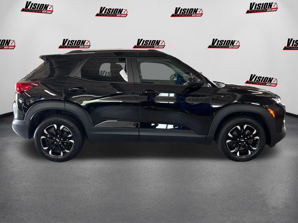 2022 Chevrolet Trailblazer LT photo 4