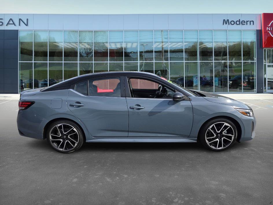 2024 Nissan Sentra SR photo 4