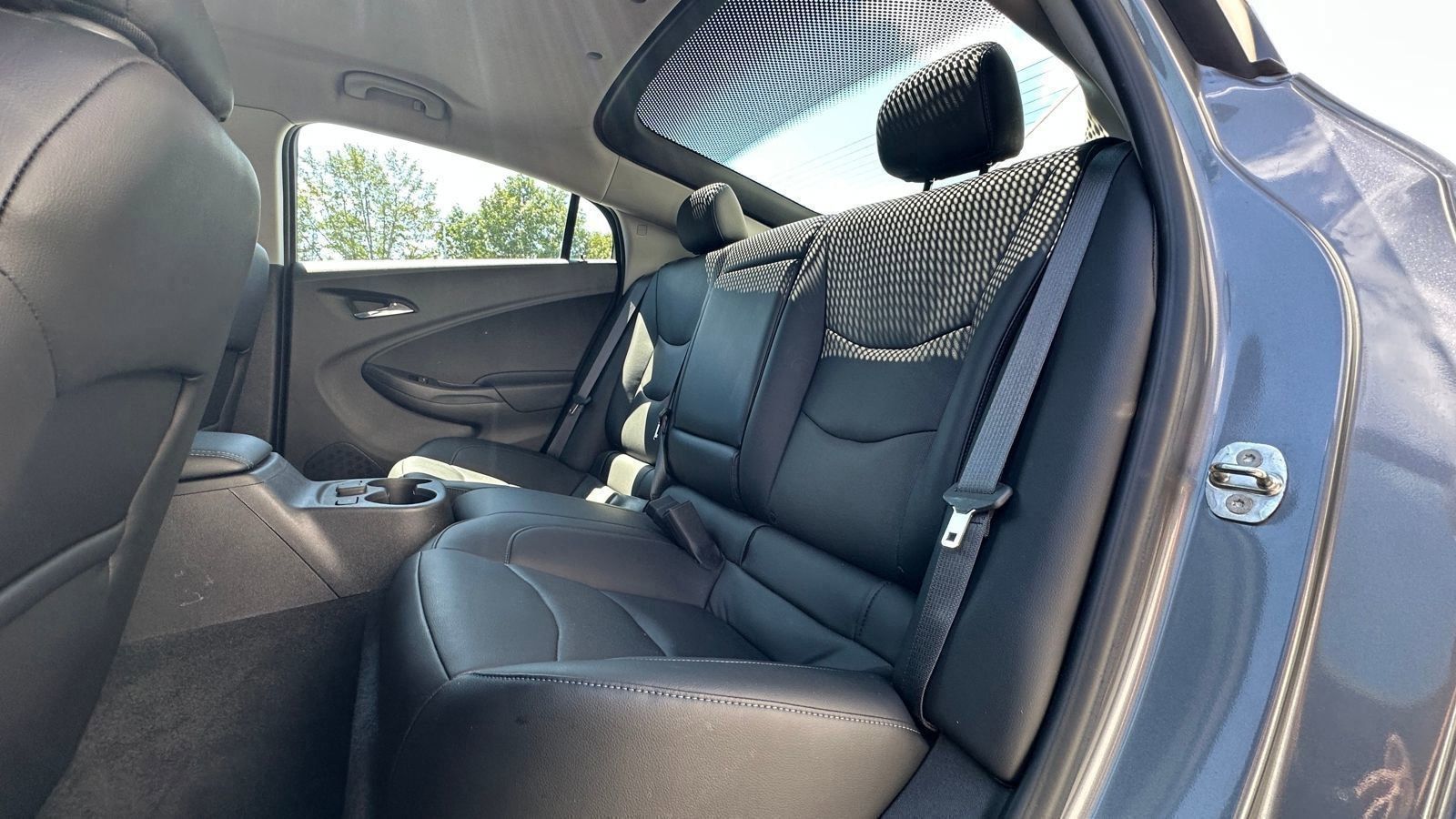 2018 Chevrolet Volt Premier photo 14