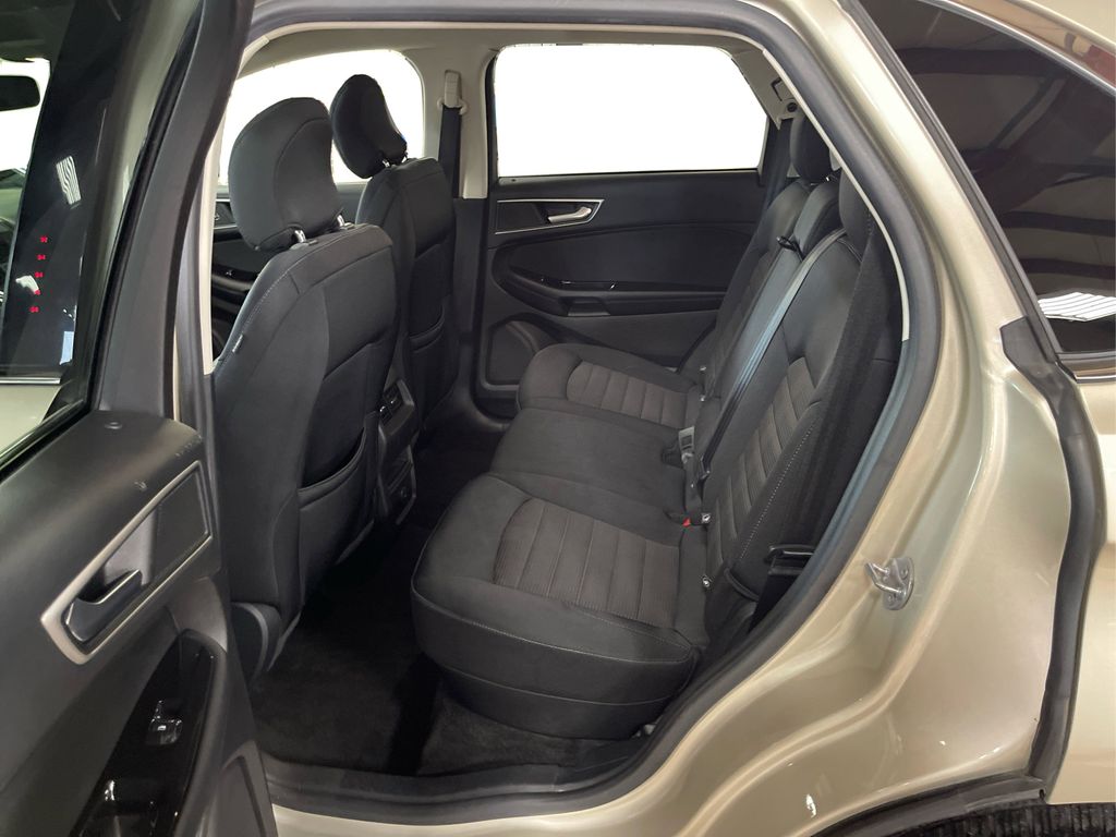 2017 Ford Edge SEL photo 14