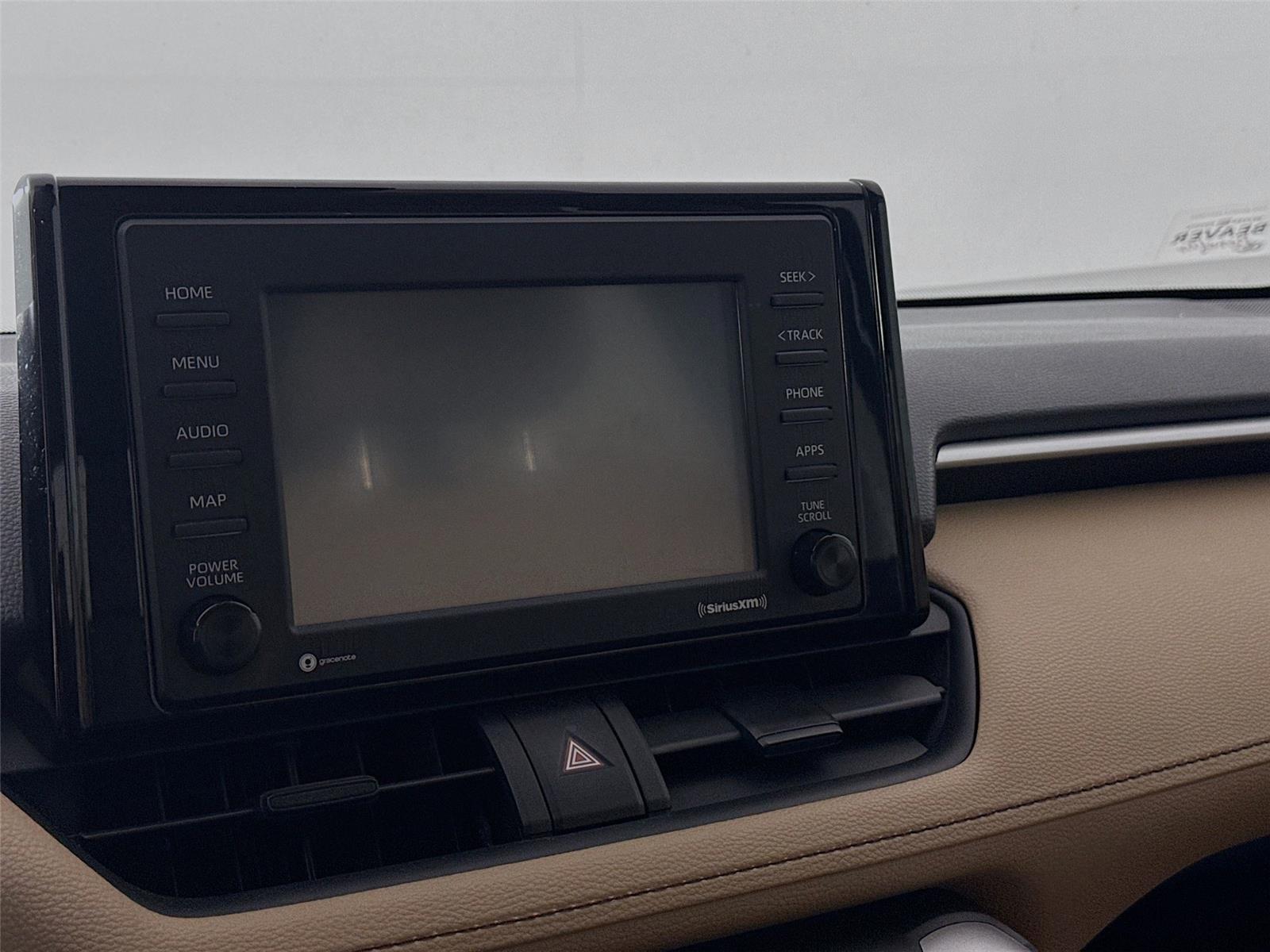 2020 Toyota RAV4 XLE photo 11