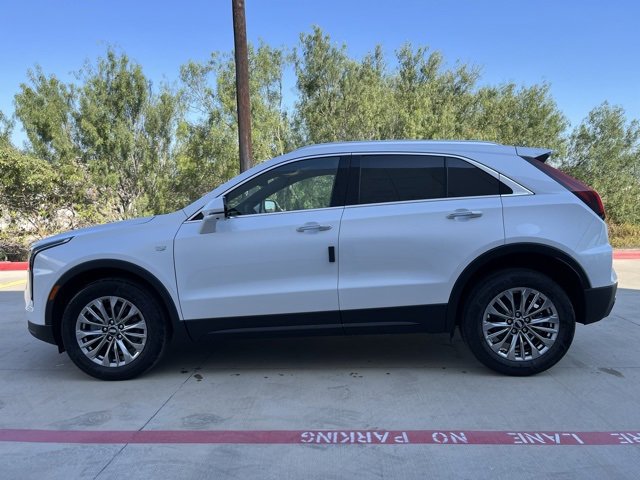 2025 Cadillac XT4 Premium Luxury photo 2