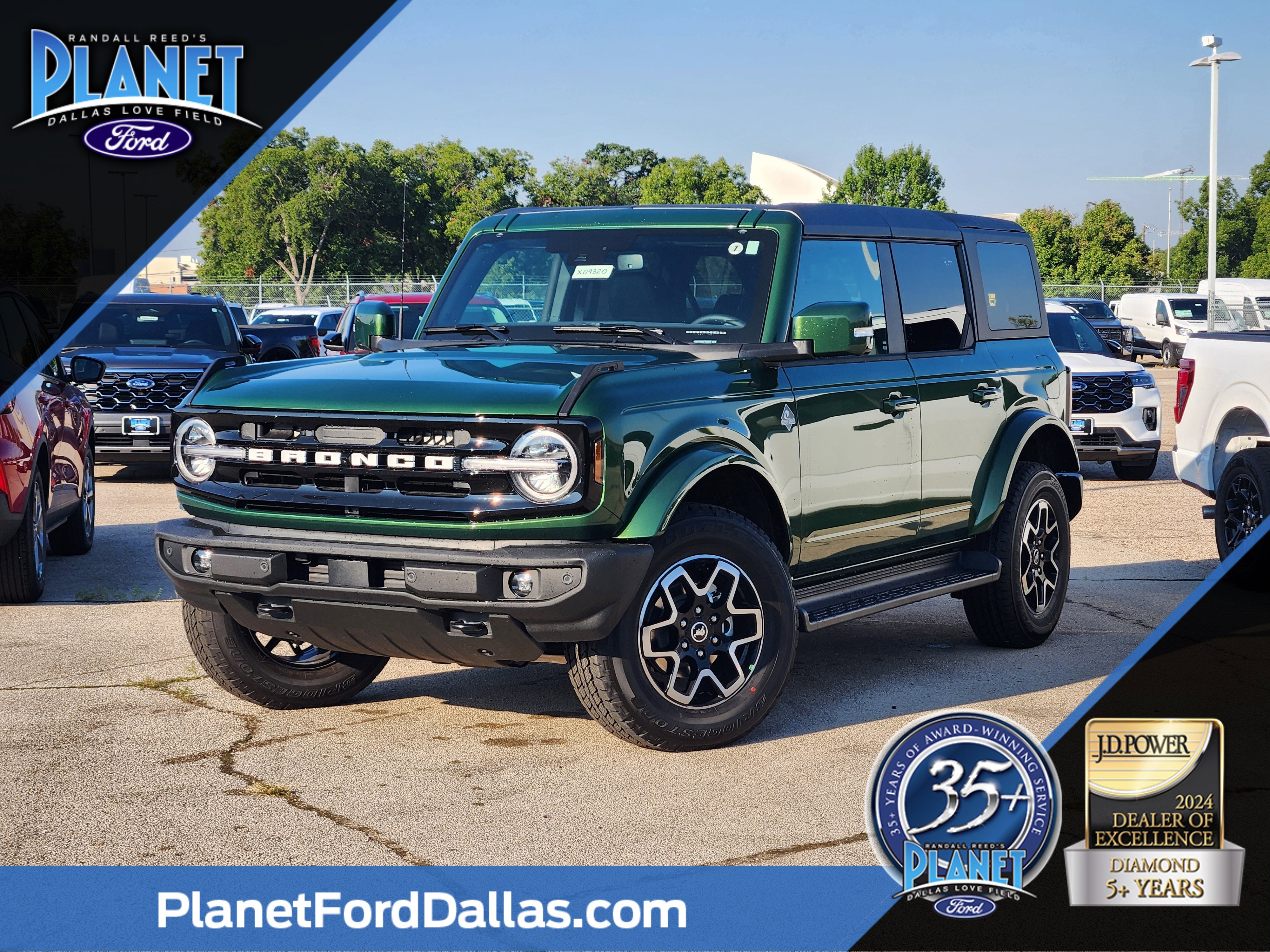 2025 Ford Bronco 4-Door Outer Banks's photo