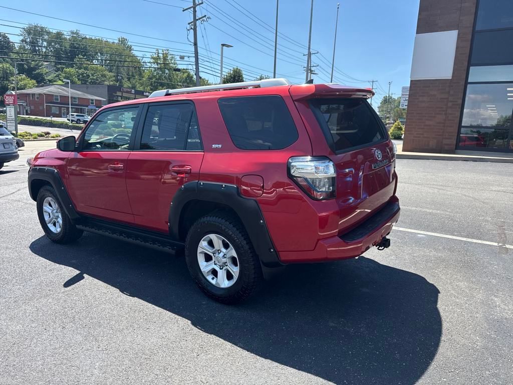 2015 Toyota 4Runner SR5 photo 3