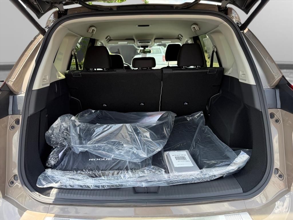 2025 Nissan Rogue SV photo 20