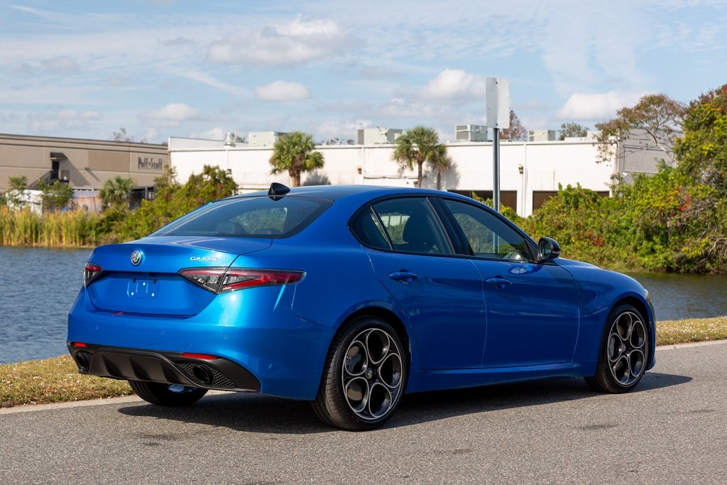 2025 Alfa Romeo Giulia Base photo 3